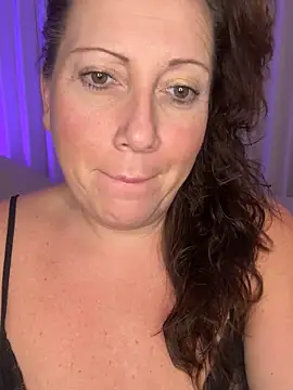 Snapshot of xsexycurvymilf chatting on January 30, 2:36 pm xsexycurvymilf online show from January 30, 2:36 pm