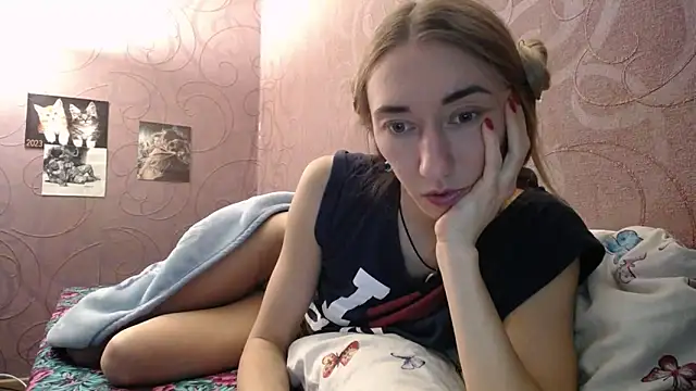 Fire  Foxx online show from December 3, 5:01 pm