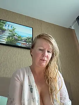 EmmaInLove23 online show from July 6, 2:19 am