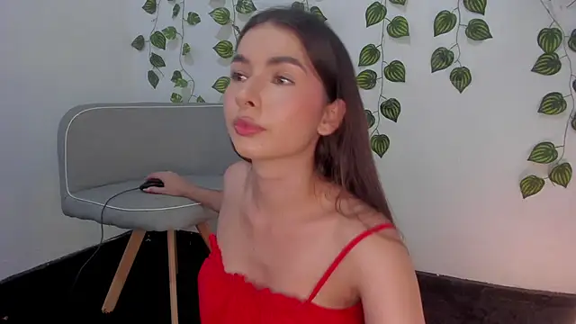 Coralinee 01 online show from December 1, 8:42 pm