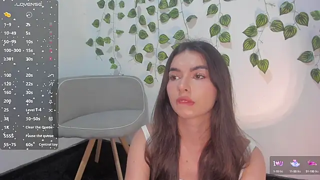 Coralinee 01 online show from December 10, 1:00 am