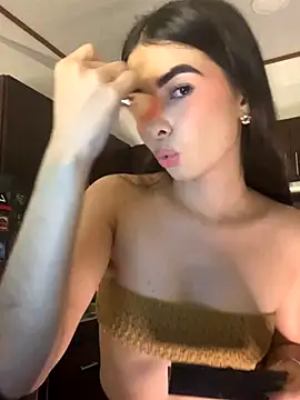 Coralinee 01 online show from November 25, 12:32 am