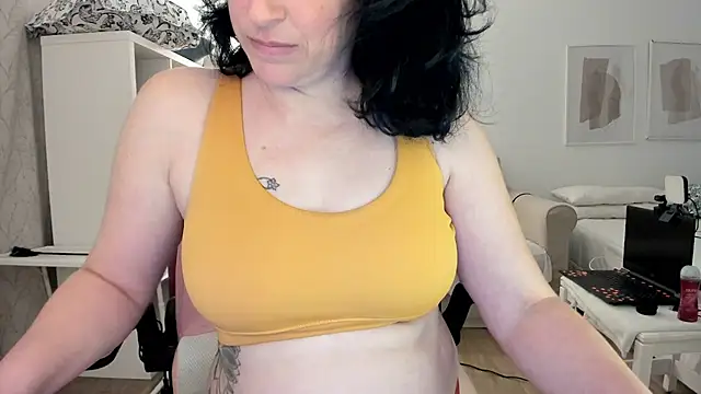 emmita69  online show from March 6, 7:10 pm