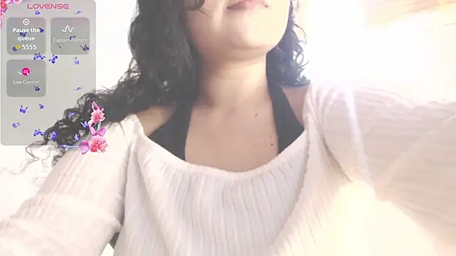 Amara18  online show from December 18, 2:28 am