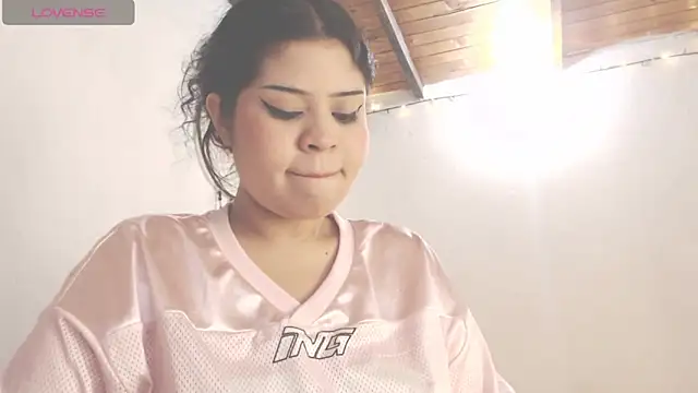 Amara18  online show from April 19, 4:45 am