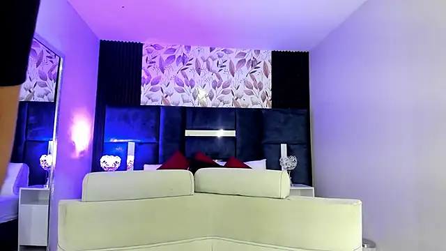 Snapshot of Amareto_ chatting on April 23, 4:53 pm Amareto online show from April 23, 4:53 pm