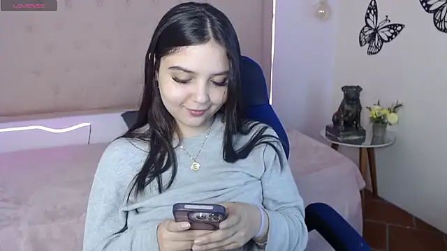 Lorena warren online show from May 23, 4:39 am