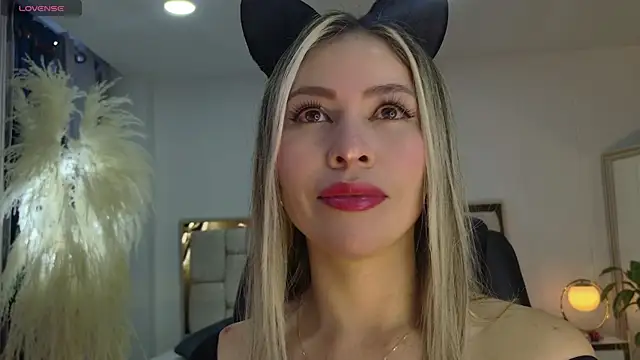 Ammy Castro online show from October 31, 10:11 pm