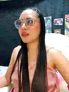 Snapshot of Janna_mnt chatting on December 8, 3:53 am Janna mnt online show from December 8, 3:53 am