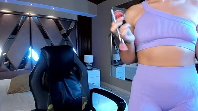 Snapshot of carina_rossi chatting on January 22, 11:23 am carina rossi online show from January 22, 11:23 am