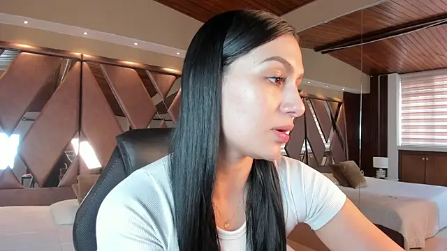 Snapshot of carina_rossi chatting on October 2, 12:45 pm carina rossi online show from October 2, 12:45 pm