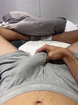 Snapshot of h0rnyguy001 chatting on October 19, 9:37 pm h0rnyguy001 online show from October 19, 9:37 pm