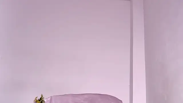 caarlywhitee online show from February 19, 1:12 am