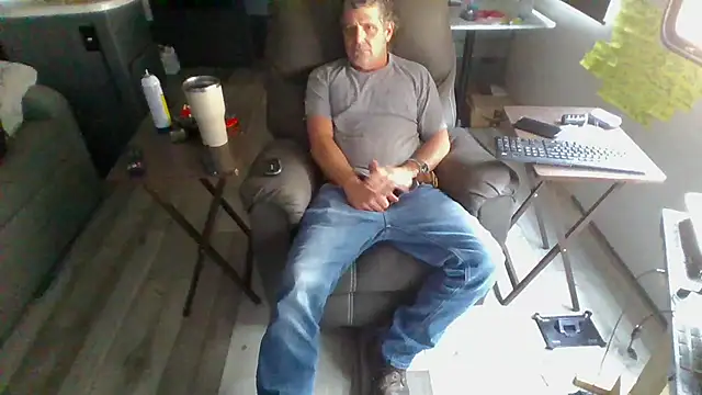 Snapshot of lateniter chatting on February 10, 6:23 pm lateniter online show from February 10, 6:23 pm