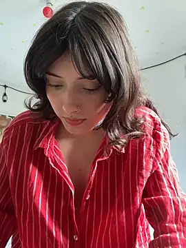 LiliJones  online show from February 17, 3:40 pm