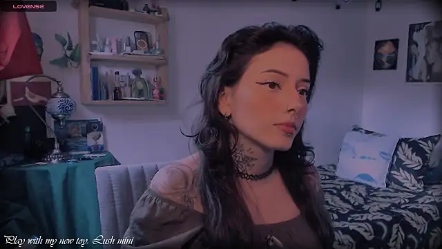 LiliJones  online show from March 1, 6:54 pm