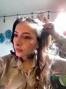 LiliJones  online show from May 21, 1:51 pm