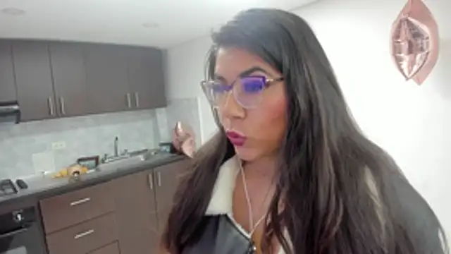 Snapshot of Luna_Dumont chatting on February 19, 11:06 am Luna Dumont online show from February 19, 11:06 am