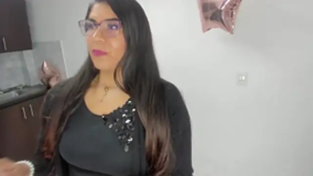 Snapshot of Luna_Dumont chatting on February 22, 10:58 am Luna Dumont online show from February 22, 10:58 am