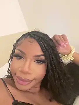 Snapshot of mialongxo chatting on October 12, 1:48 am mialongxo online show from October 12, 1:48 am