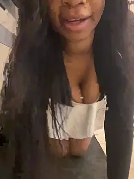 Snapshot of mialongxo chatting on February 7, 2:54 pm mialongxo online show from February 7, 2:54 pm