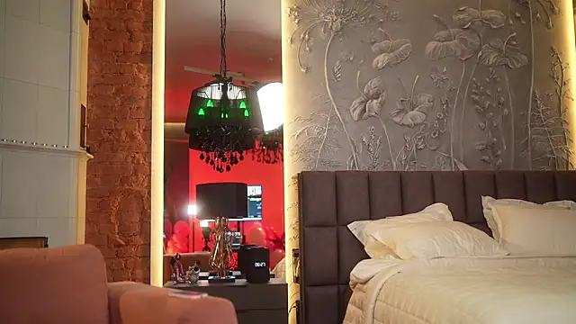 eva fashionista online show from March 15, 3:29 am