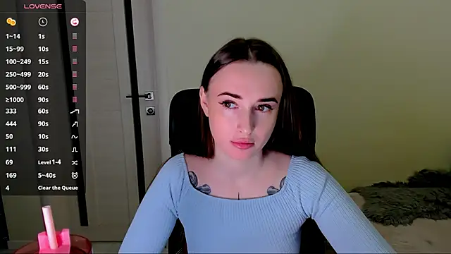 Kimmberr online show from October 17, 3:31 am