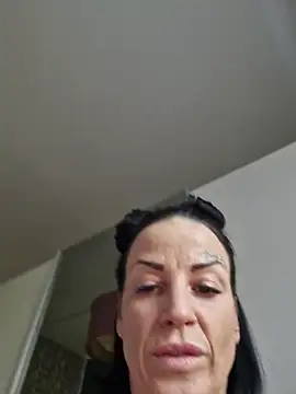 EmilyDiazofficial online show from January 18, 1:37 pm