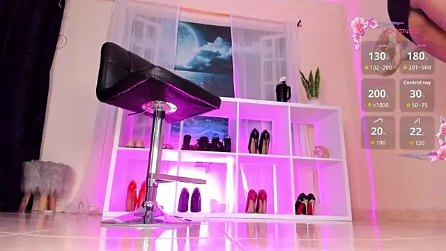 Snapshot of Itzeldreams chatting on September 15, 12:49 pm Itzeldreams online show from September 15, 12:49 pm