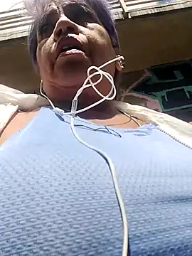 Snapshot of DirtyBIianca chatting on May 23, 3:49 pm DirtyBIianca online show from May 23, 3:49 pm