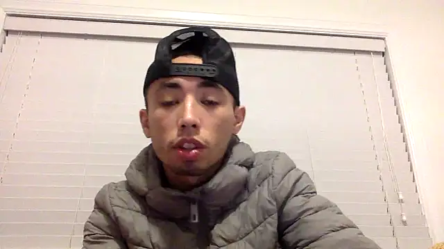 Snapshot of lilboygonewild chatting on November 16, 4:29 am lilboygonewild online show from November 16, 4:29 am