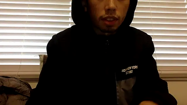 Snapshot of lilboygonewild chatting on November 16, 7:08 pm lilboygonewild online show from November 16, 7:08 pm