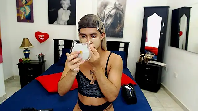 Snapshot of VeronicaReynolds chatting on January 9, 12:09 pm VeronicaReynolds online show from January 9, 12:09 pm