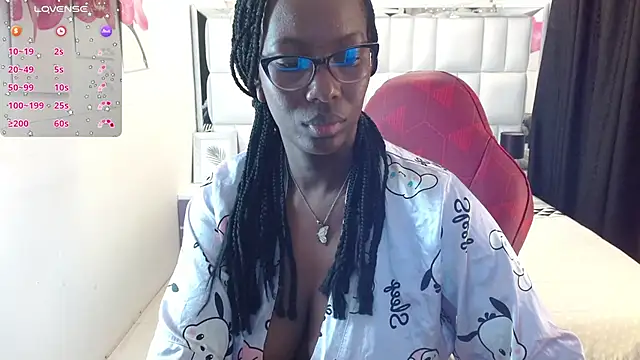 Snapshot of Sara_Marks chatting on July 14, 11:05 am Sara Marks online show from July 14, 11:05 am