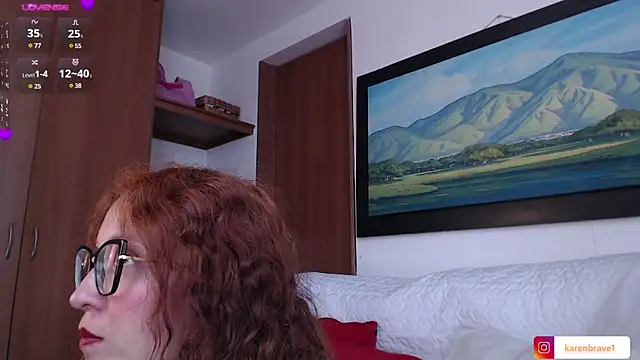 Snapshot of karen_brave chatting on December 4, 5:44 pm karen brave online show from December 4, 5:44 pm