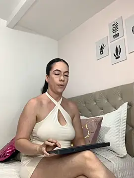 ImAlicee online show from November 7, 10:10 pm