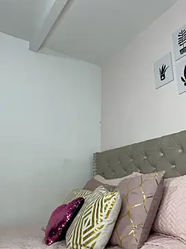 Snapshot of ImAlicee chatting on February 10, 10:58 pm ImAlicee online show from February 10, 10:58 pm