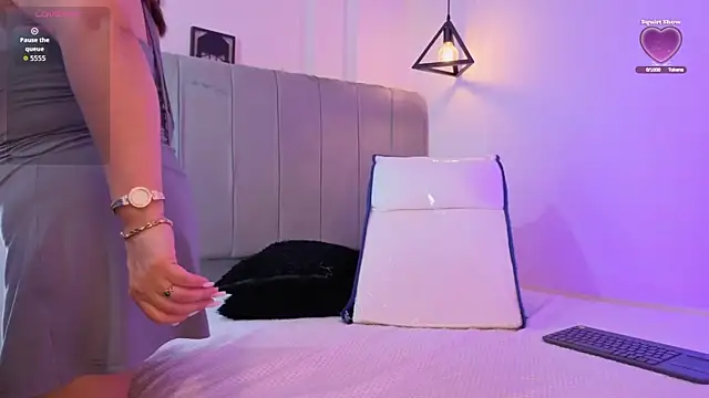 lady nylon  online show from March 29, 10:26 am