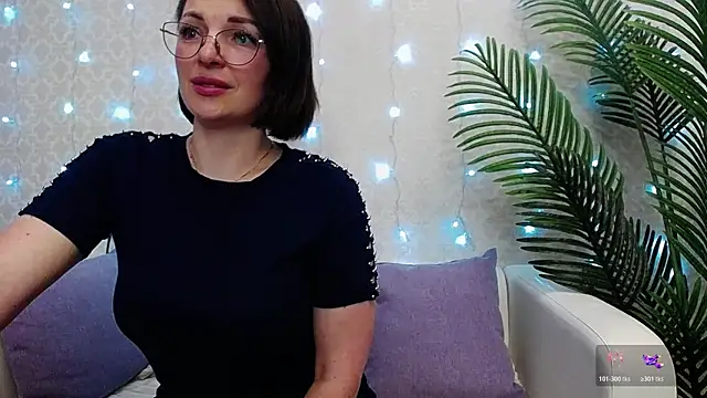 Camelia Lillie online show from May 15, 11:12 pm