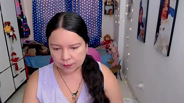 claryssa  online show from January 14, 8:03 pm