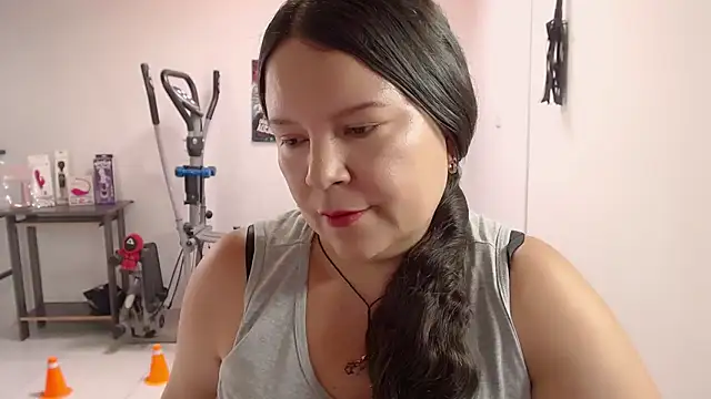 claryssa  online show from May 13, 8:38 pm