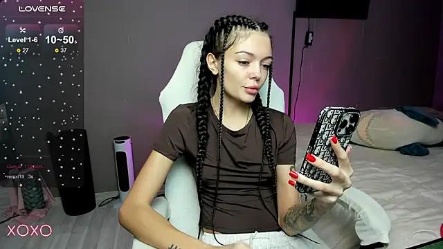 Mariella Adamss online show from October 31, 10:16 am