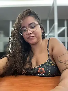Snapshot of CurlyGirl_1 chatting on July 9, 1:42 am CurlyGirl 1 online show from July 9, 1:42 am