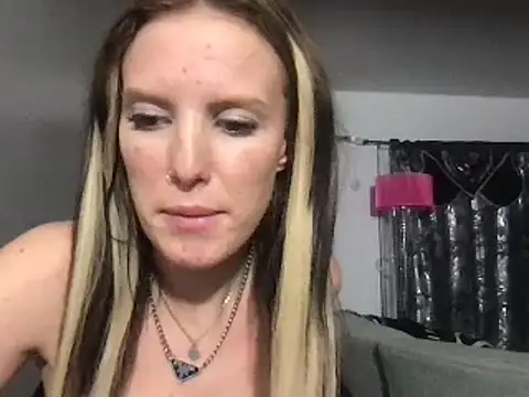 Snapshot of kittycatkendra chatting on February 11, 1:52 am kittycatkendra online show from February 11, 1:52 am