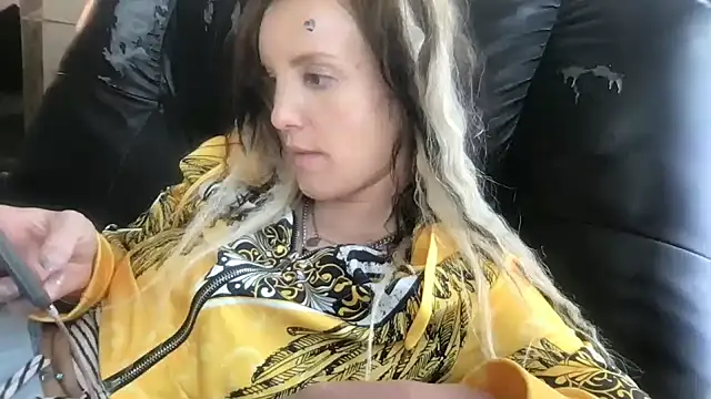 Snapshot of kittycatkendra chatting on February 25, 8:19 pm kittycatkendra online show from February 25, 8:19 pm