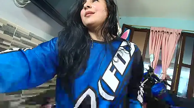 Meganmilk1 online show from December 5, 6:00 pm