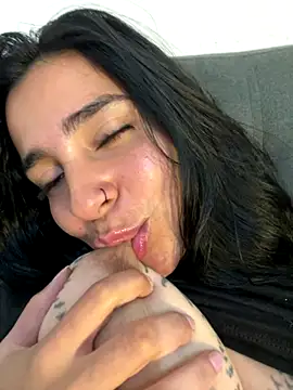 Meganmilk1 online show from November 17, 7:19 pm