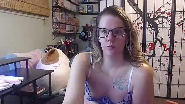 Sarahtineke online show from March 15, 3:07 pm