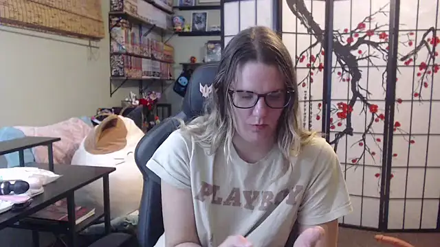 Sarahtineke online show from March 19, 3:27 pm