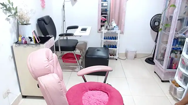 titsbiglovers online show from May 3, 4:35 pm